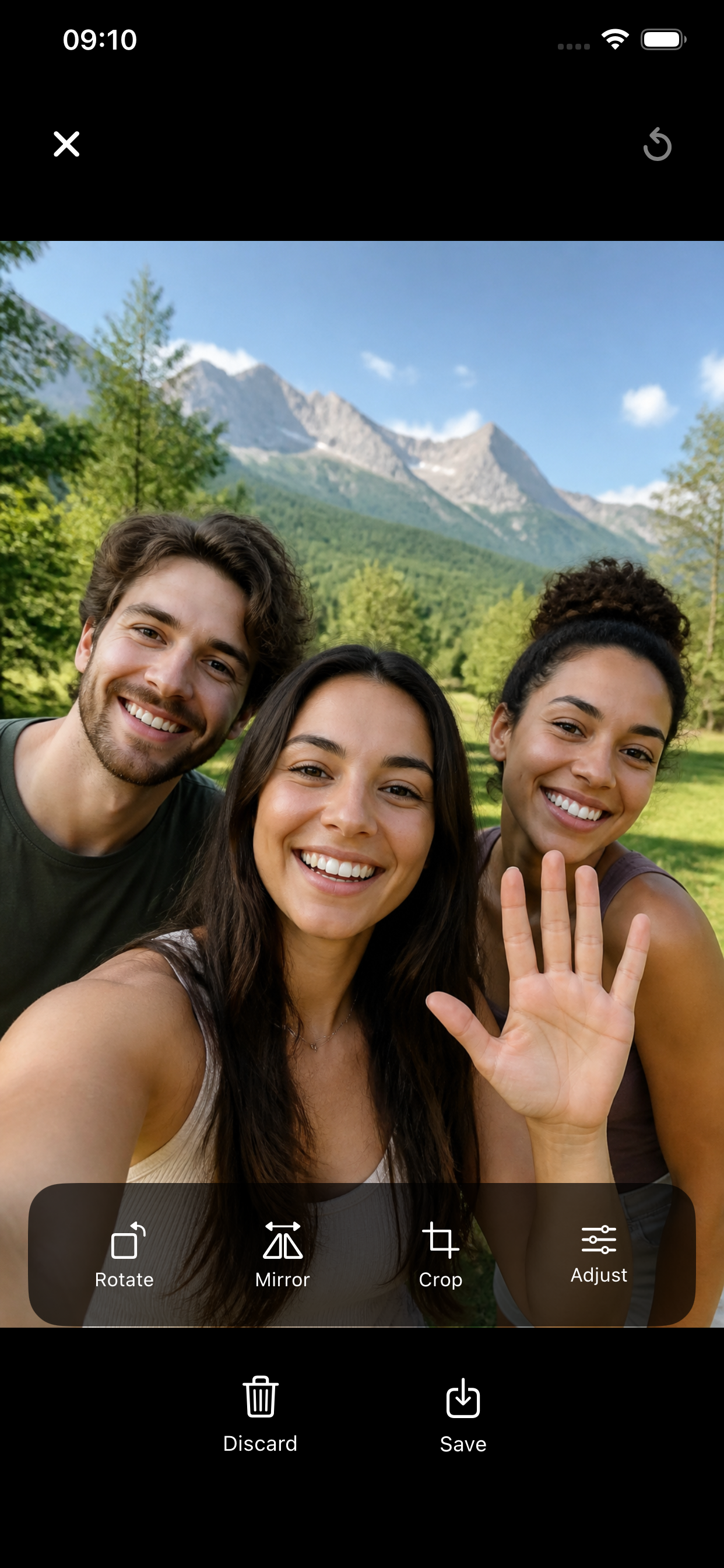 Fotoeditor von GestureSelfie mit Zuschneiden, Drehen, Spiegeln sowie Bildanpassungen
